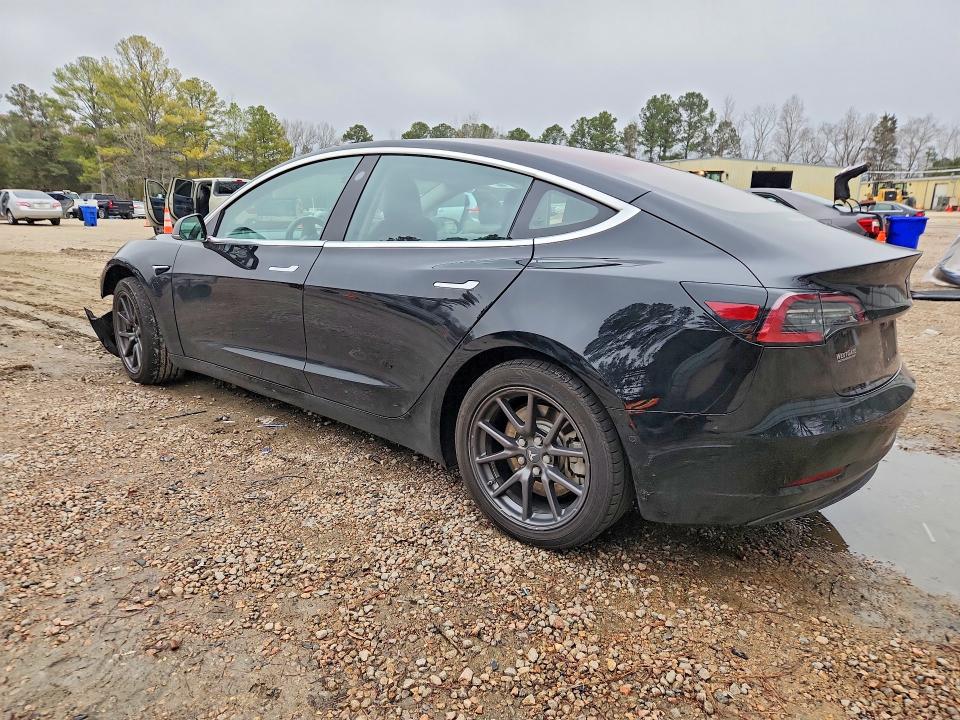 Продажа на аукционе авто 2018 Tesla Model 3, vin: 5YJ3E1EA5JF123303, номер лота: 75460815