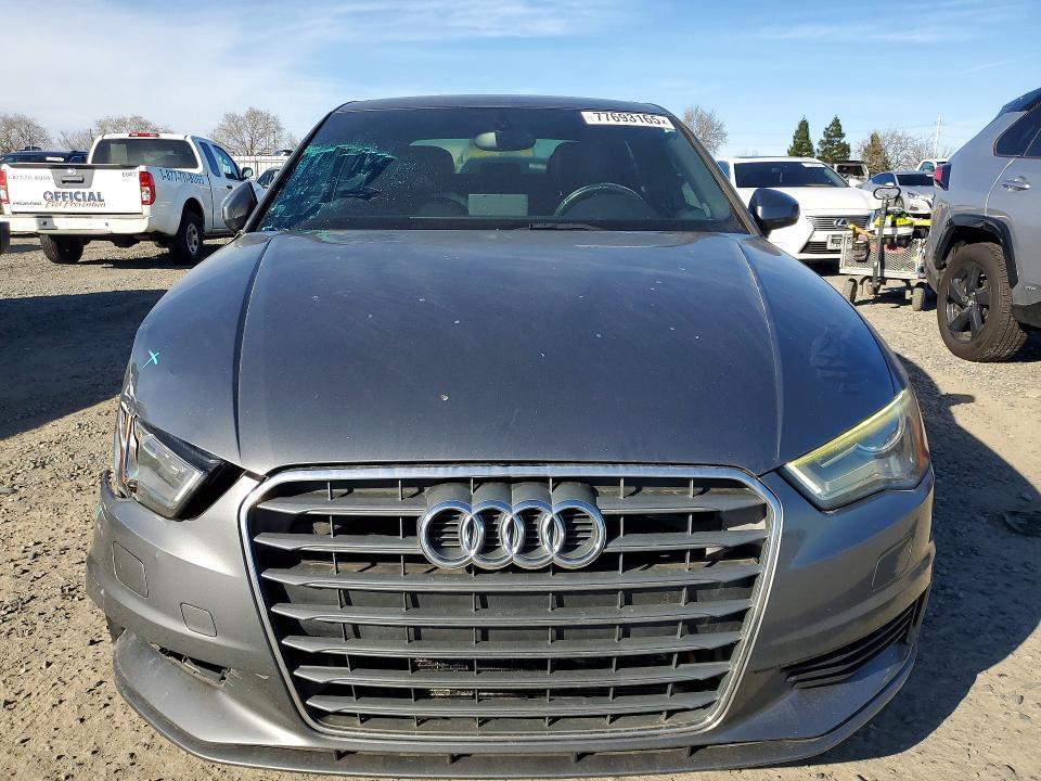 77693165 :رقم المزاد ، WAUACGFF2F1142561 vin ، 2015 Audi A3 مزاد بيع