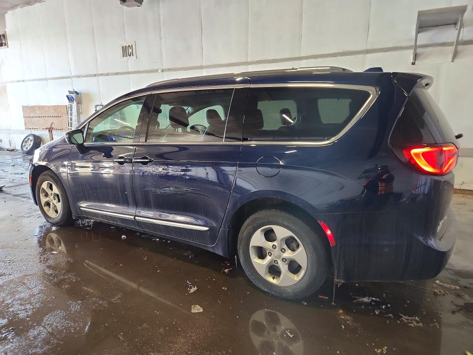2017 Chrysler Pacifica მანქანა იყიდება აუქციონზე, vin: 2C4RC1EG0HR622500, აუქციონის ნომერი: 73876885