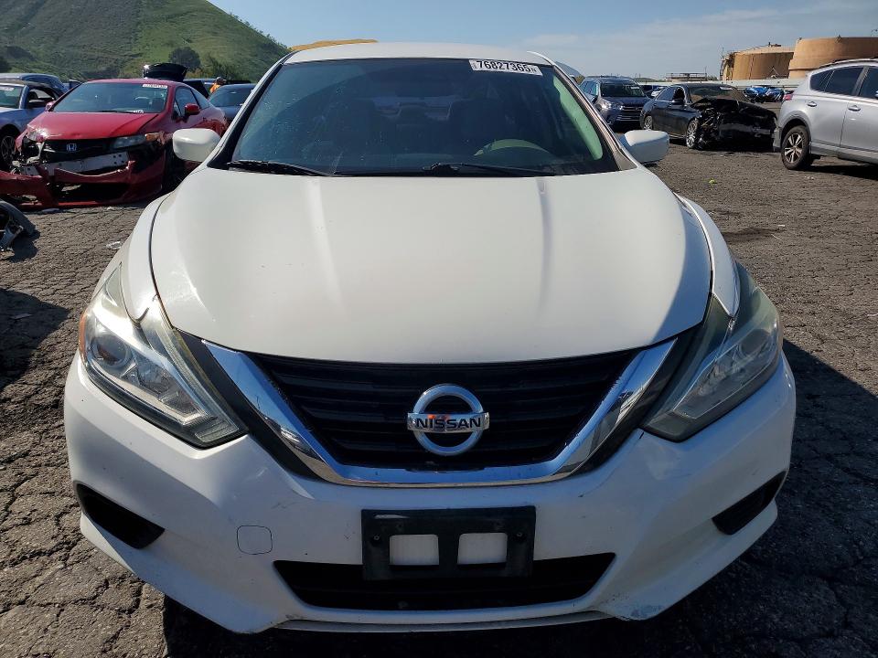 2017 Nissan Altima მანქანა იყიდება აუქციონზე, vin: 1N4AL3APXHN320178, აუქციონის ნომერი: 76827365