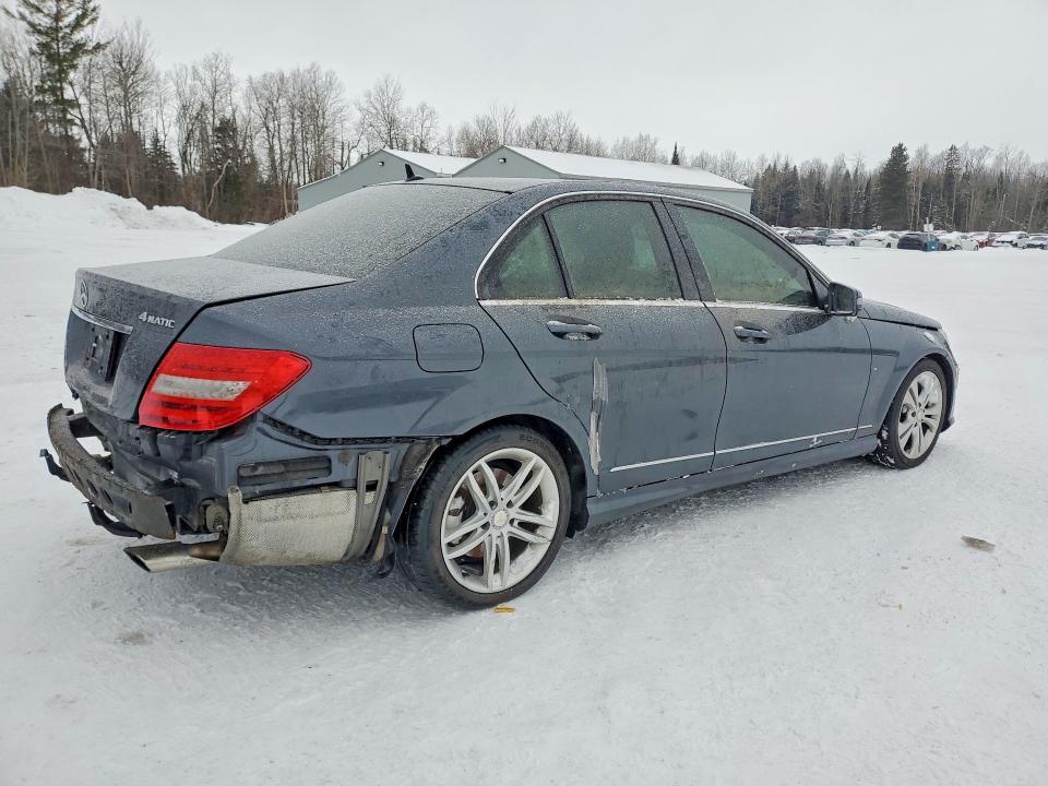 2013 Mercedes-benz C 300 4mat მანქანა იყიდება აუქციონზე, vin: WDDGF8AB7DA829116, აუქციონის ნომერი: 75975995