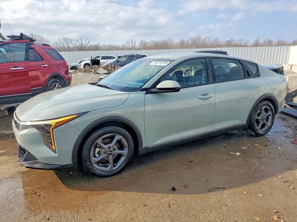 2025 Kia K4 მანქანა იყიდება აუქციონზე, vin: 3KPFT4DE2SE096724, აუქციონის ნომერი: 76271275