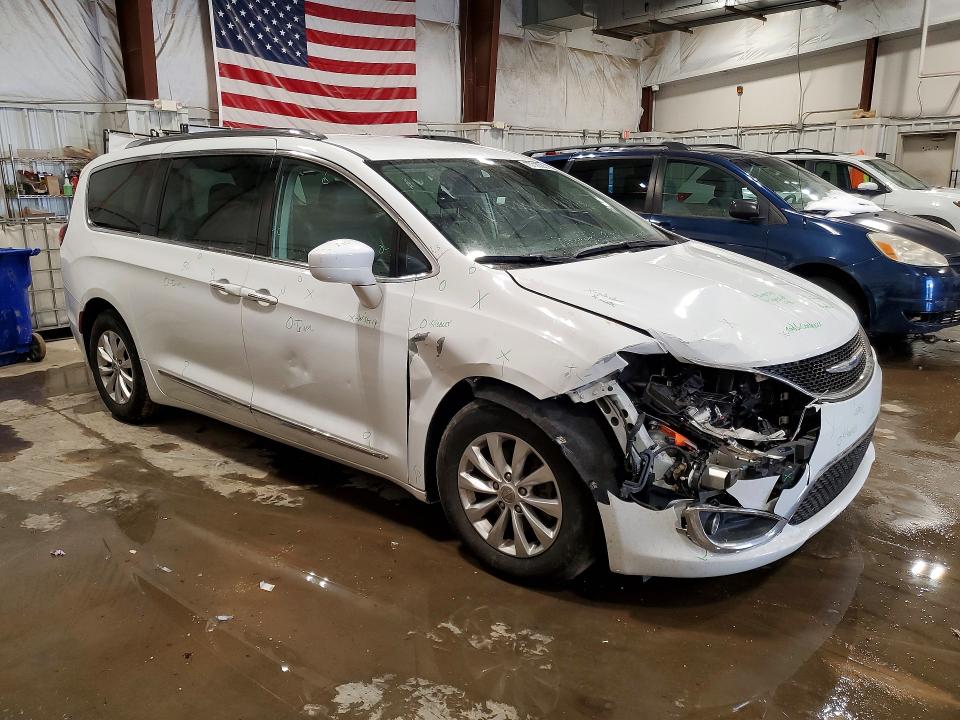 Продажа на аукционе авто 2019 Chrysler Pacifica, vin: 2C4RC1BG0KR721183, номер лота: 75718585