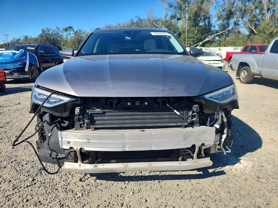 78496495 :رقم المزاد ، WA1LAAGE4KB010243 vin ، 2019 Audi E-tron مزاد بيع