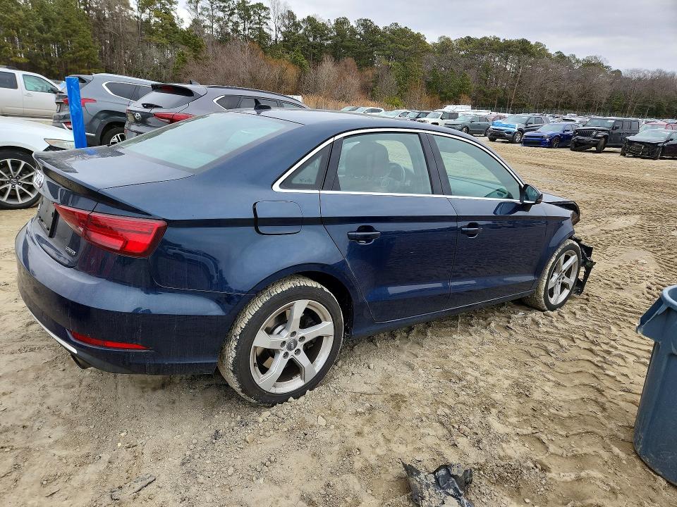 Продаж на аукціоні авто 2019 Audi A3, vin: WAUBEGFF8K1019159, номер лоту: 76932635