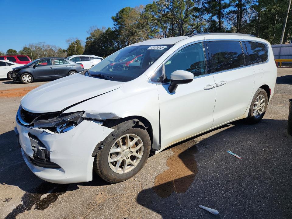 2020 Chrysler Voyager მანქანა იყიდება აუქციონზე, vin: 2C4RC1DG2LR172570, აუქციონის ნომერი: 75163915