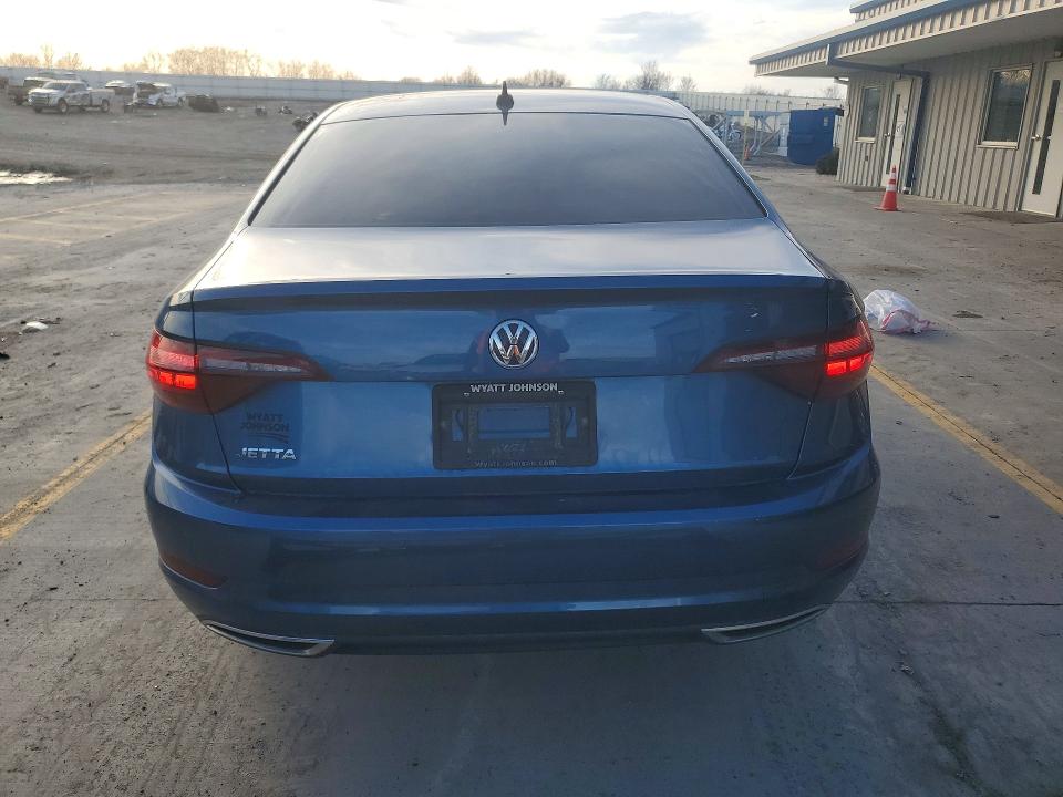 77468885 :رقم المزاد ، 3VWG57BU7MM096072 vin ، 2021 Volkswagen Jetta مزاد بيع