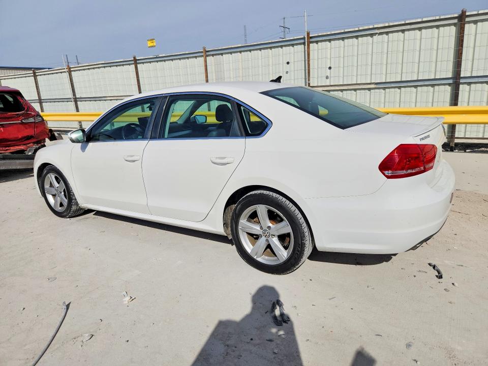 76833605 :رقم المزاد ، 1VWBN7A34DC041132 vin ، 2013 Volkswagen Passat مزاد بيع