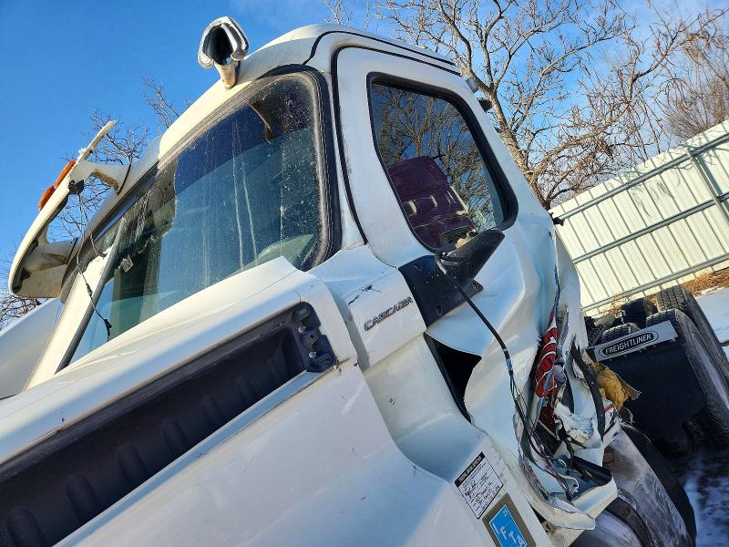 Продаж на аукціоні авто 2018 Freightliner Cascadia 126, vin: 3AKJHLDV8JSJT0996, номер лоту: 73685695