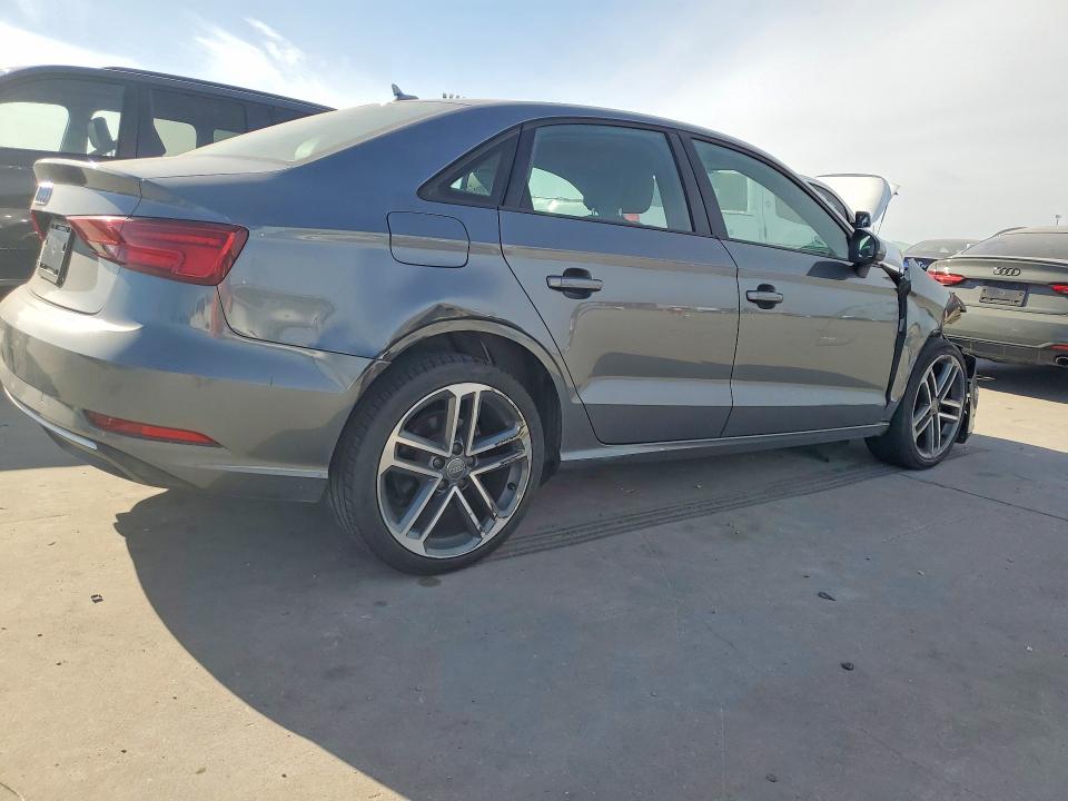 76633975 :رقم المزاد ، WAUAUGFF9J1038137 vin ، 2018 Audi A3 مزاد بيع