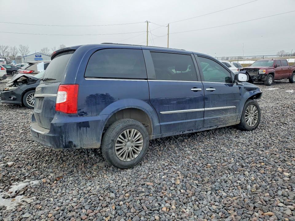77410025 :رقم المزاد ، 2C4RC1CG4FR731509 vin ، 2015 Chrysler Town & Country مزاد بيع