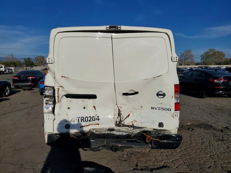 75285205 :رقم المزاد ، 1N6AF0KY7JN816971 vin ، 2018 Nissan Nv مزاد بيع