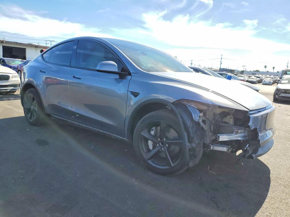 79480845 :رقم المزاد ، 7SAYGDED9TF386962 vin ، 2026 Tesla Model Y مزاد بيع