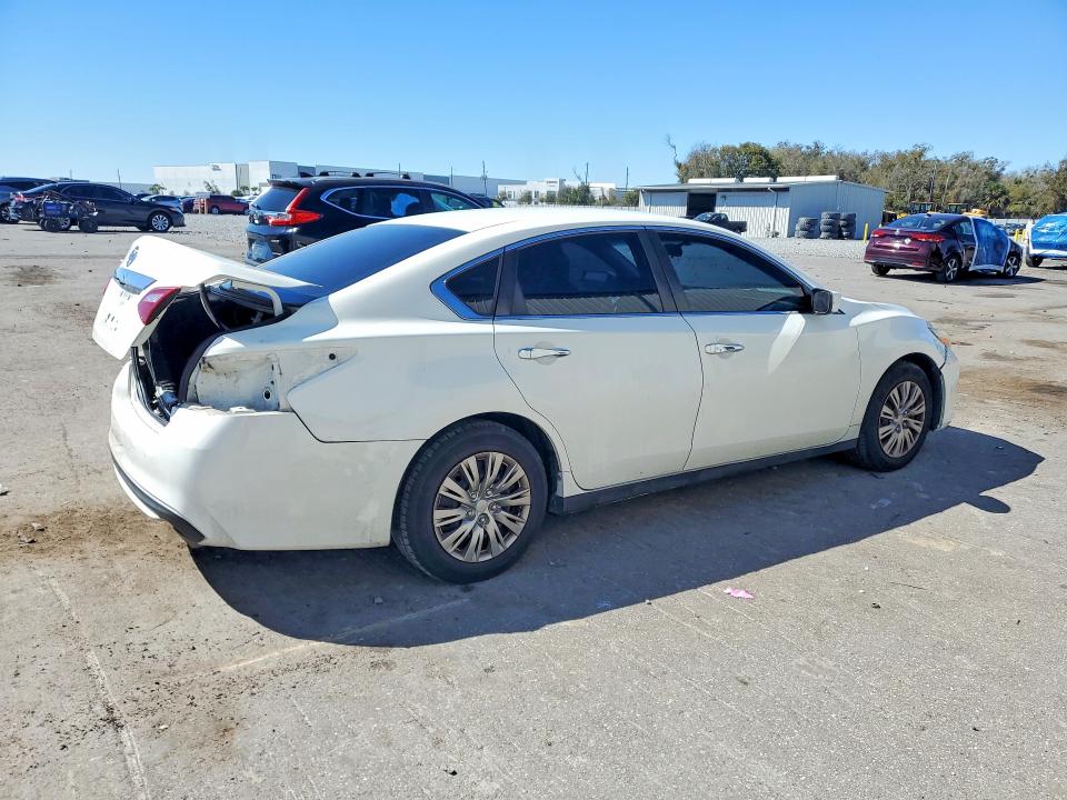 Продаж на аукціоні авто 2018 Nissan Altima, vin: 1N4AL3AP3JC119031, номер лоту: 78791385