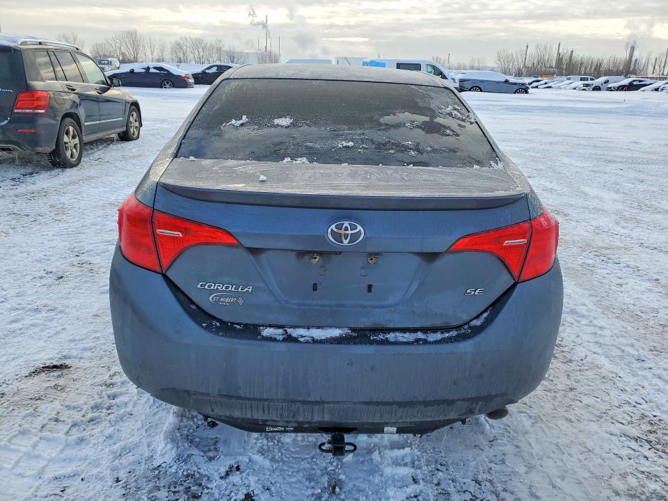 77684925 :رقم المزاد ، 2T1BURHE8JC978576 vin ، 2018 Toyota Corolla مزاد بيع