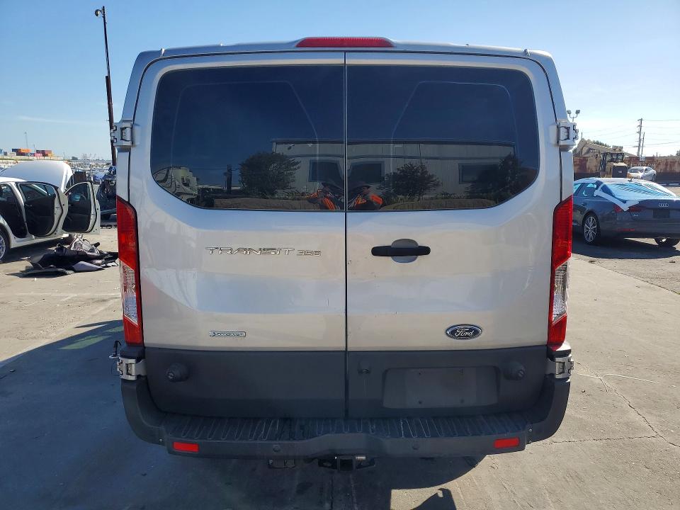 79219895 :رقم المزاد ، 1FBZX2ZG0HKA10286 vin ، 2017 Ford Transit مزاد بيع