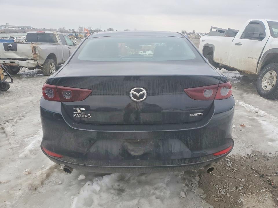 76131165 :رقم المزاد ، JM1BPABLXM1324333 vin ، 2021 Mazda 3 مزاد بيع