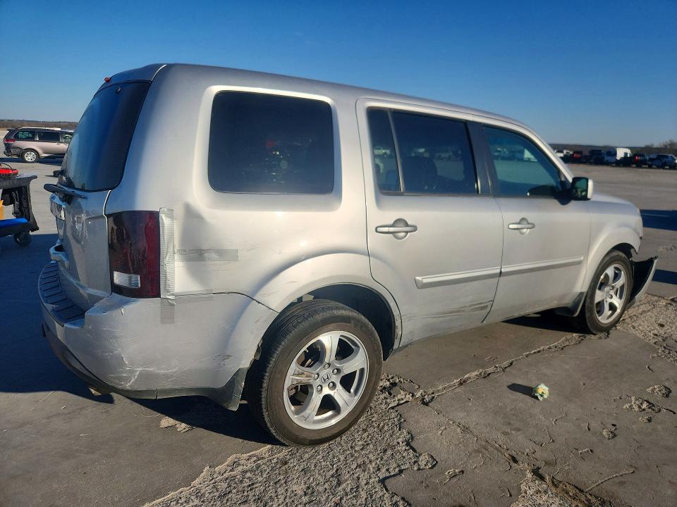 78993215 :رقم المزاد ، 5FNYF3H57FB023076 vin ، 2015 Honda Pilot مزاد بيع