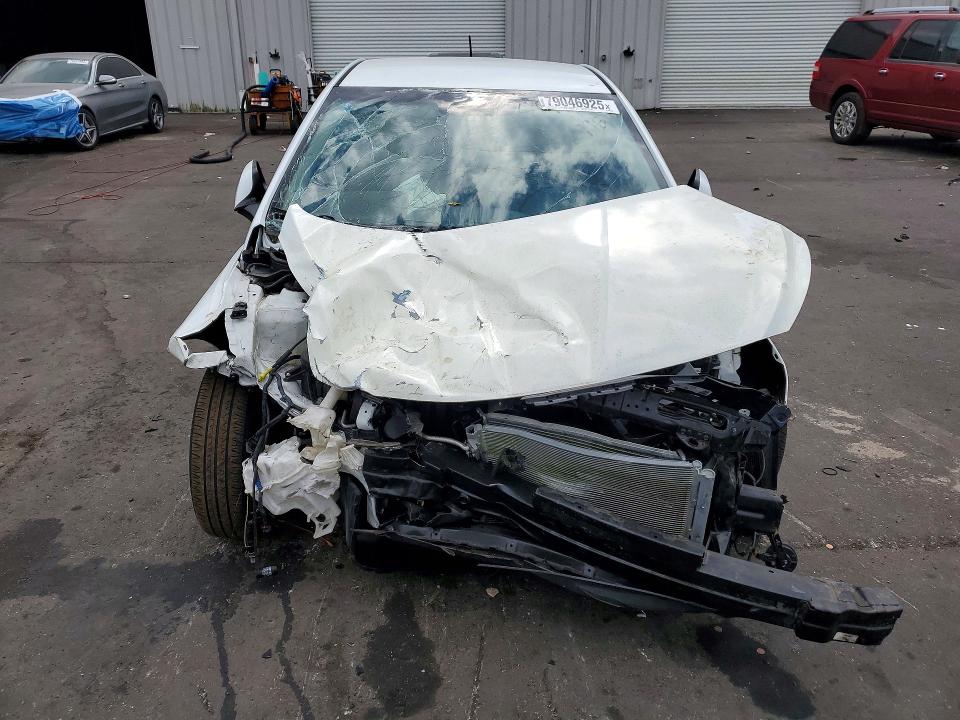 79046925 :رقم المزاد ، KMHCT4AE2HU334665 vin ، 2017 Hyundai Accent مزاد بيع