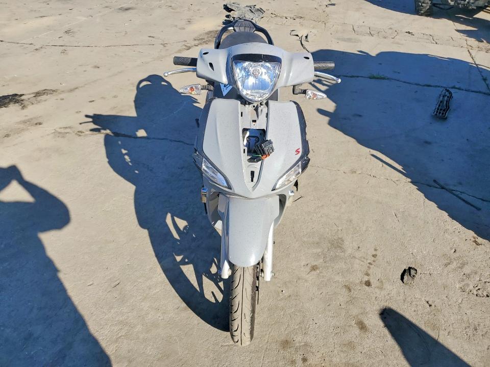 76052755 :رقم المزاد ، ZAPM898G7N7003622 vin ، 2022 Piaggio Liberty 15 مزاد بيع
