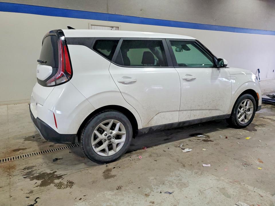 2023 Kia Soul მანქანა იყიდება აუქციონზე, vin: KNDJ23AU8P7856925, აუქციონის ნომერი: 75913405