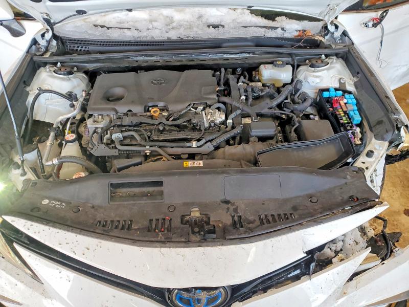 76743715 :رقم المزاد ، 4T1C31AK4NU575420 vin ، 2022 Toyota Camry Hybrid مزاد بيع