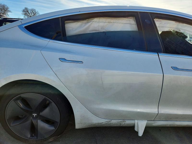 79092495 :رقم المزاد ، 5YJ3E1EB7KF182590 vin ، 2019 Tesla Model 3 مزاد بيع