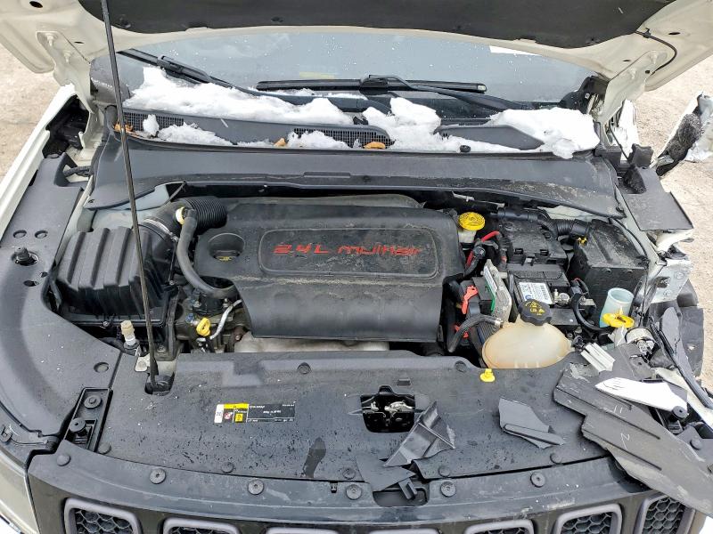 75625815 :رقم المزاد ، 3C4NJDDB0JT451214 vin ، 2018 Jeep Compass مزاد بيع