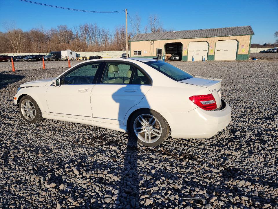 2014 Mercedes-benz C მანქანა იყიდება აუქციონზე, vin: WDDGF8AB2EA913135, აუქციონის ნომერი: 78808615