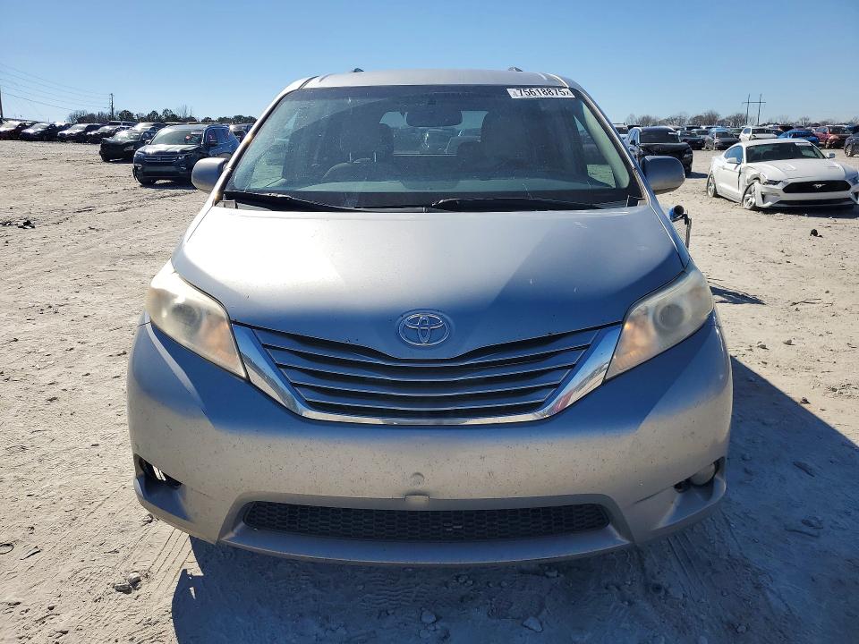 2015 Toyota Sienna მანქანა იყიდება აუქციონზე, vin: 5TDKK3DC4FS540482, აუქციონის ნომერი: 75618875