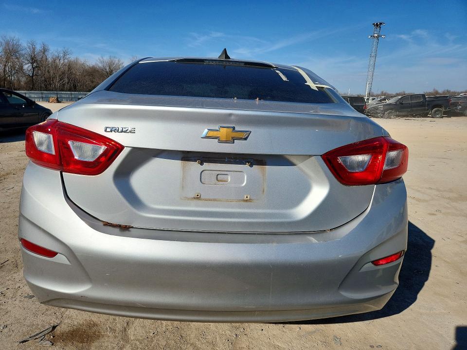 75232135 :رقم المزاد ، 1G1BC5SM6H7178388 vin ، 2017 Chevrolet Cruze مزاد بيع