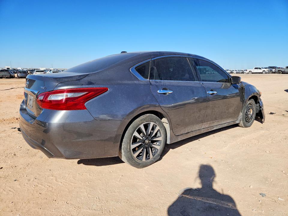 76653075 :رقم المزاد ، 1N4AL3AP8JC105576 vin ، 2018 Nissan Altima مزاد بيع
