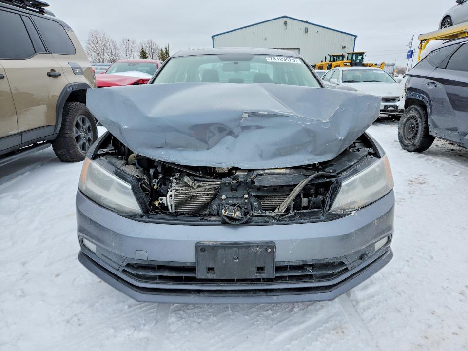 78129425 :رقم المزاد ، 3VWLA7AJ3FM240902 vin ، 2015 Volkswagen Jetta مزاد بيع