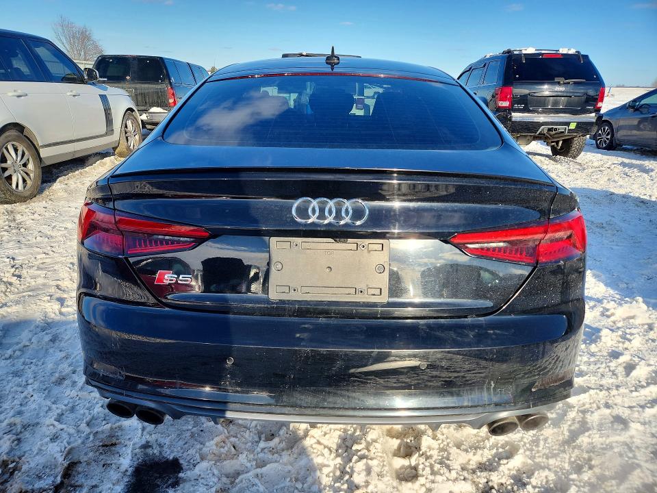 76005585 :رقم المزاد ، WAUC4CF59JA008158 vin ، 2018 Audi S5 مزاد بيع