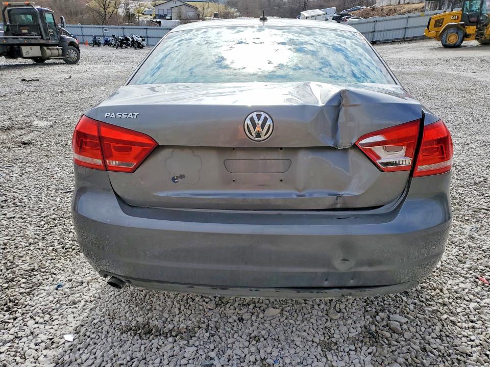 2013 Volkswagen Passat მანქანა იყიდება აუქციონზე, vin: 1VWAH7A32DC015986, აუქციონის ნომერი: 79218225