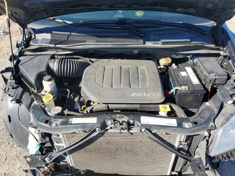 75222715 :رقم المزاد ، 2A4RR8DG8BR616213 vin ، 2011 Chrysler Town & Country مزاد بيع