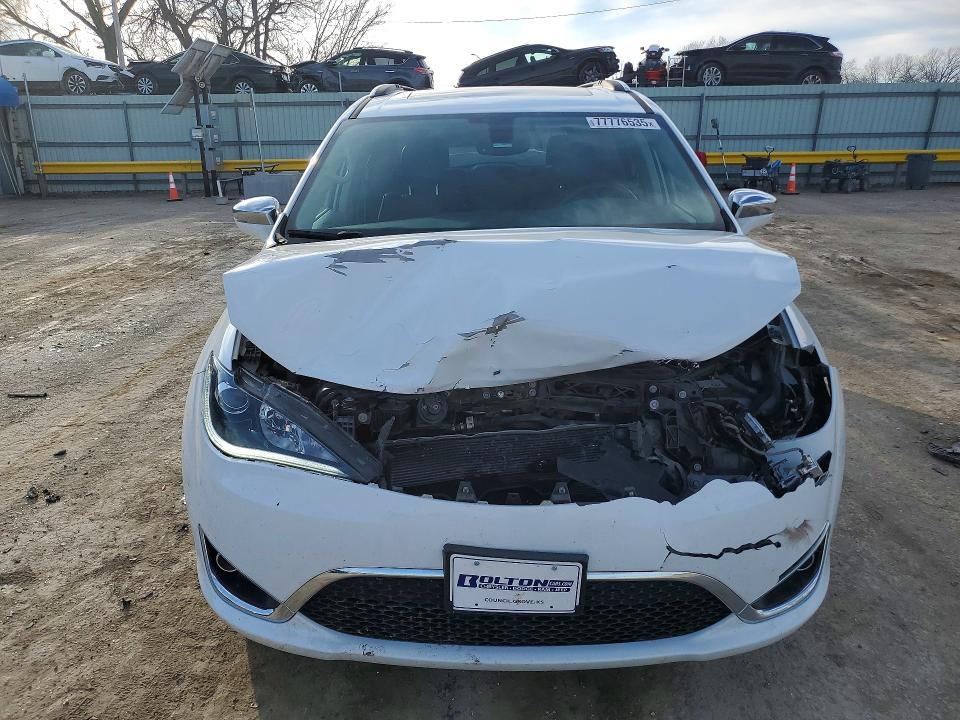 Продажа на аукционе авто 2017 Chrysler Pacifica, vin: 2C4RC1GGXHR787998, номер лота: 77776535