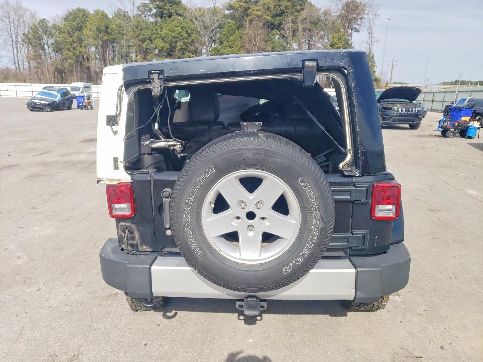 Продаж на аукціоні авто 2015 Jeep Wrangler Unlimited, vin: 1C4HJWEG0FL587736, номер лоту: 45677936