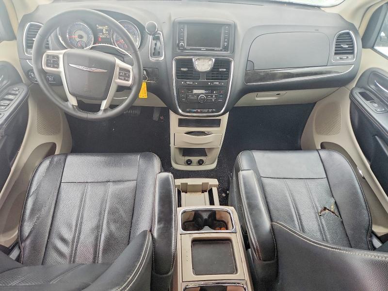 74852745 :رقم المزاد ، 2C4RC1CG3FR627237 vin ، 2015 Chrysler Town & Country مزاد بيع