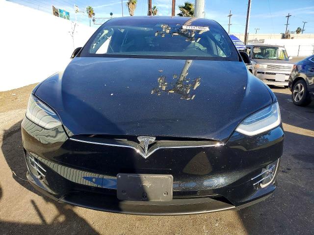 77247405 :رقم المزاد ، 5YJXCDE26LF263834 vin ، 2020 Tesla Model X مزاد بيع