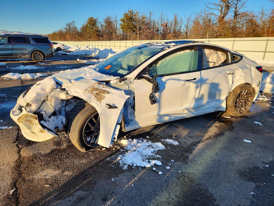 Продажа на аукционе авто 2025 Tesla Model 3, vin: 5YJ3E1EB5SF912464, номер лота: 75395065
