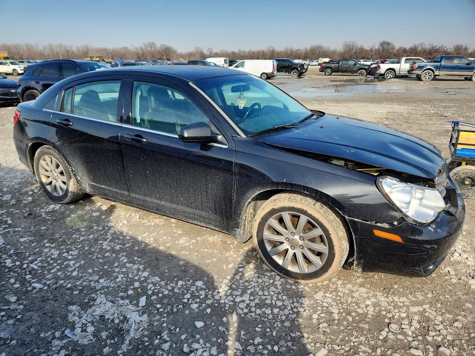 76999005 :رقم المزاد ، 1C3CC5FB1AN228320 vin ، 2010 Chrysler Sebring مزاد بيع