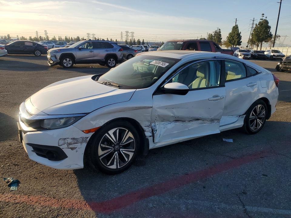75006765 :رقم المزاد ، 2HGFC1F38HH650308 vin ، 2017 Honda Civic مزاد بيع