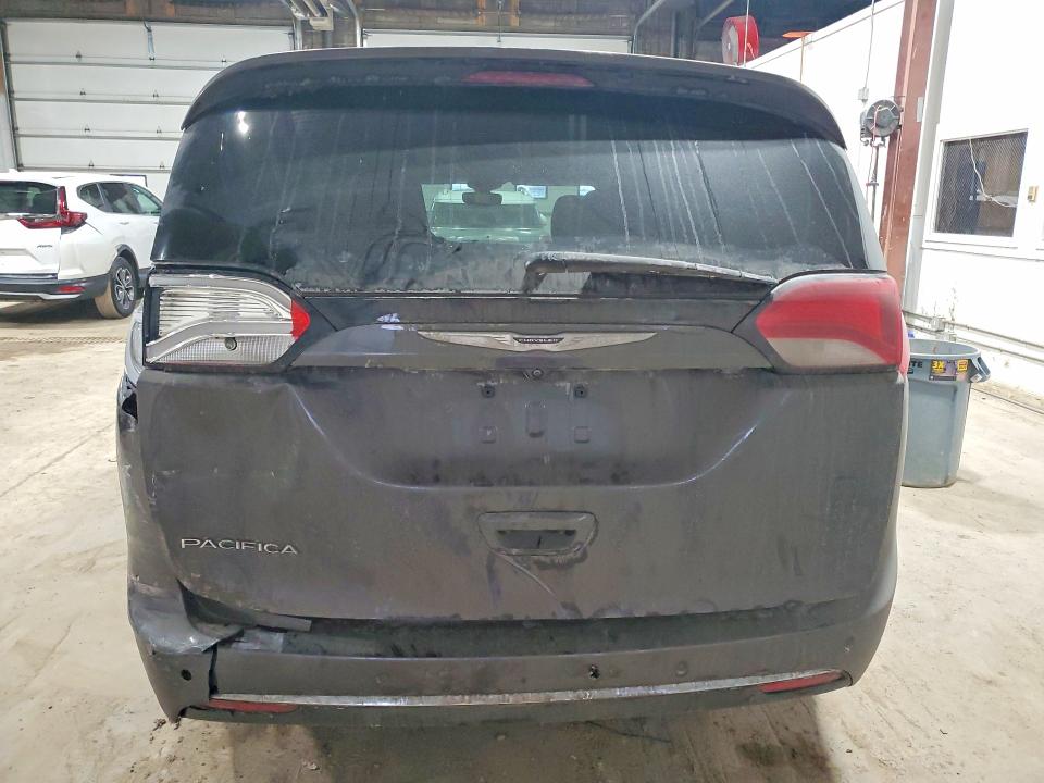 77677095 :رقم المزاد ، 2C4RC1BG8JR322004 vin ، 2018 Chrysler Pacifica مزاد بيع