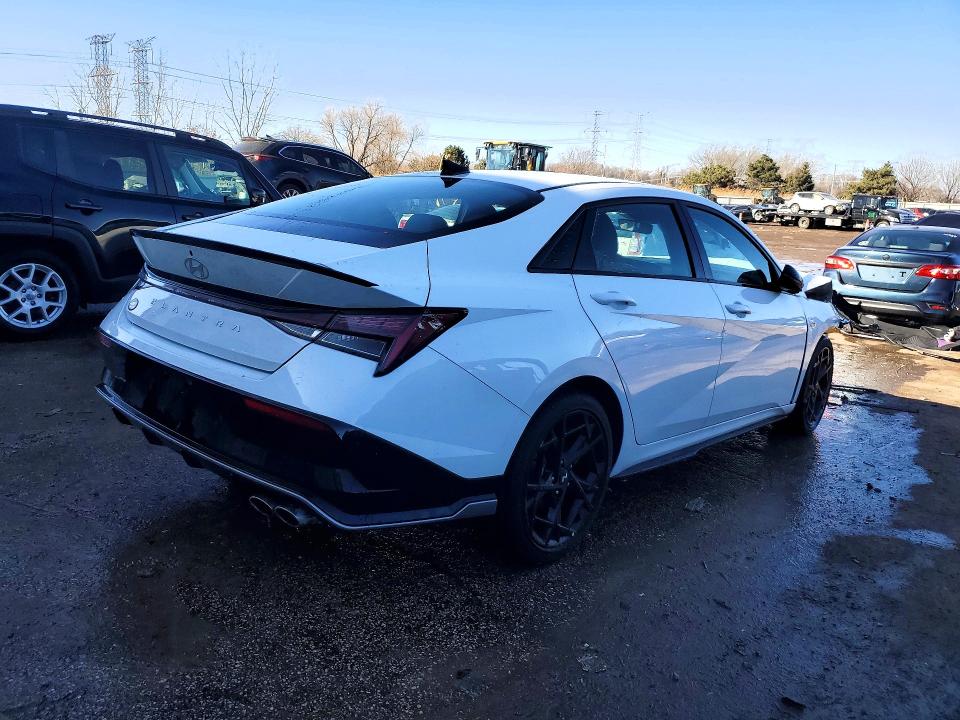 2025 Hyundai Elantra მანქანა იყიდება აუქციონზე, vin: KMHLR4DF1SU013257, აუქციონის ნომერი: 77759965