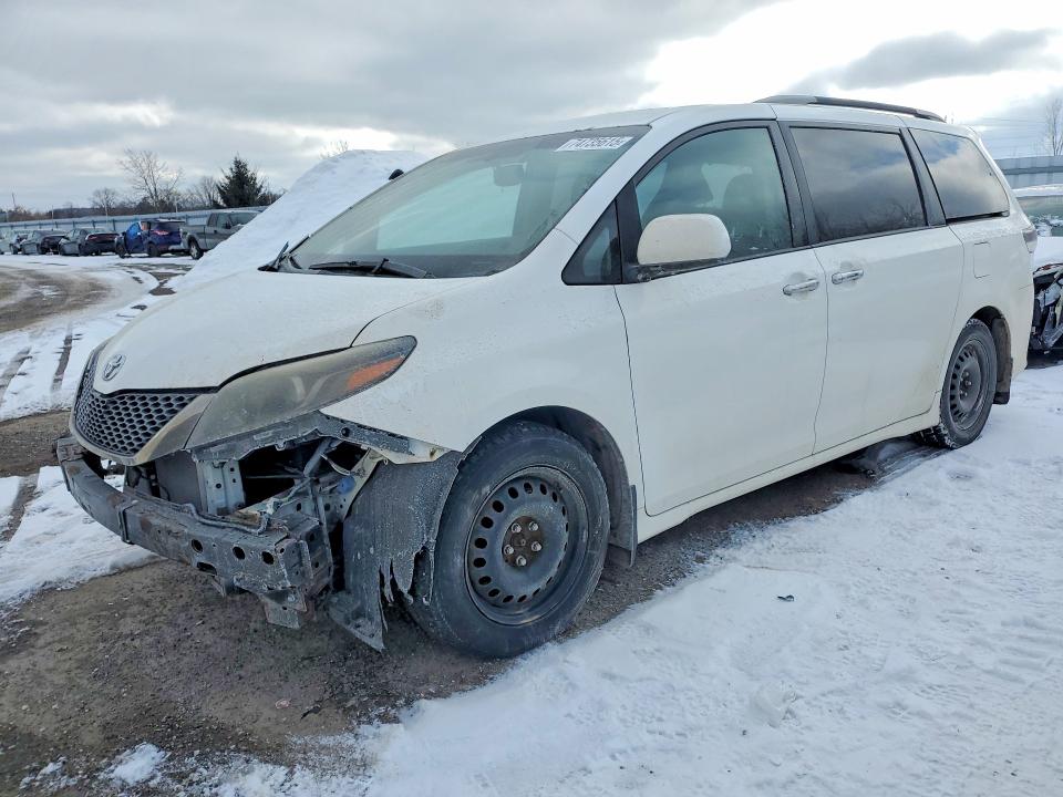 2015 Toyota Sienna მანქანა იყიდება აუქციონზე, vin: 5TDXK3DC9FS569580, აუქციონის ნომერი: 74735615