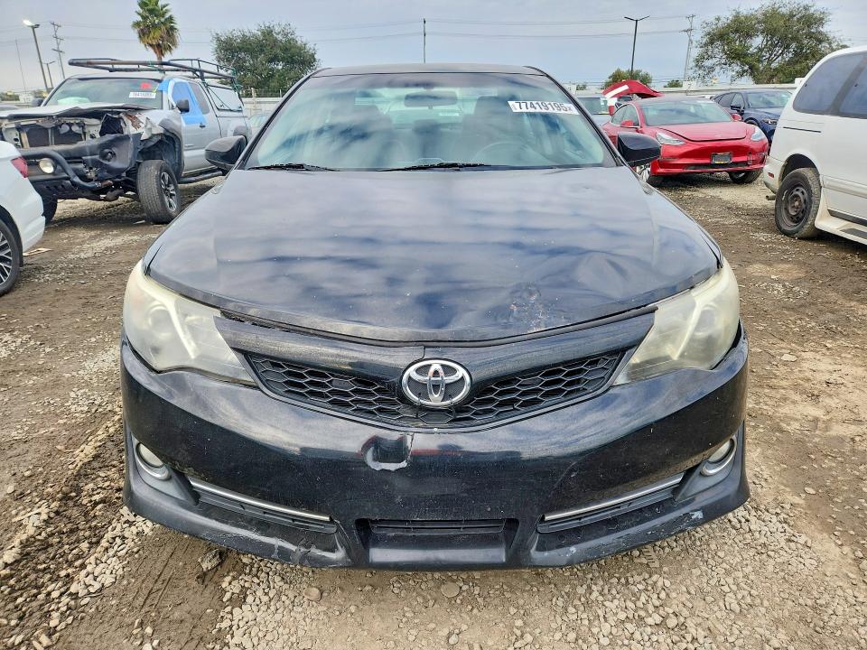 77419195 :رقم المزاد ، 4T1BF1FK4EU385905 vin ، 2014 Toyota Camry مزاد بيع