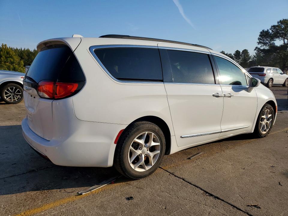 Продажа на аукционе авто 2017 Chrysler Pacifica, vin: 2C4RC1BG5HR820297, номер лота: 75843125