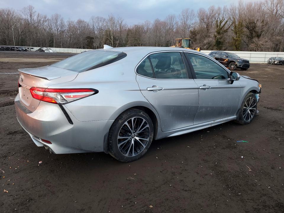 78823095 :رقم المزاد ، 4T1B11HK5KU749997 vin ، 2019 Toyota Camry مزاد بيع