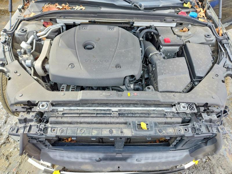 78510945 :رقم المزاد ، 7JR102FKXMG102364 vin ، 2021 Volvo S60 مزاد بيع